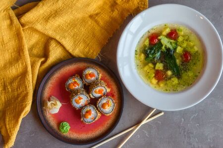 Суп и роллы