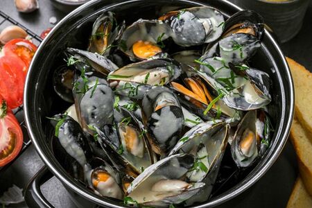 Мидии в сливочном соусе 