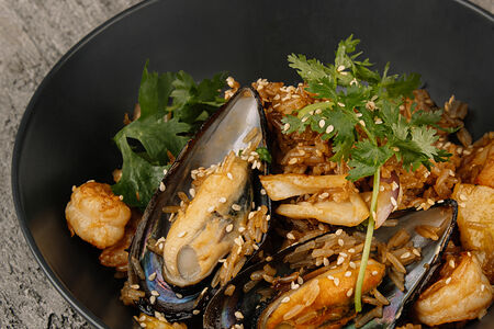 Жареный рис с морепродуктами