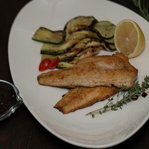 Сибас филе с цукини