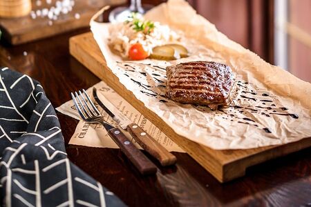 Стейк из говяжьей вырезки