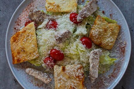 Цезарь с курицей