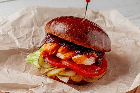 Бургер с хрустящей куриной грудкой 