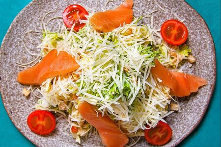 Цезарь с семгой