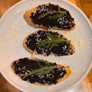 Բրուսկետա ձիթապտղով