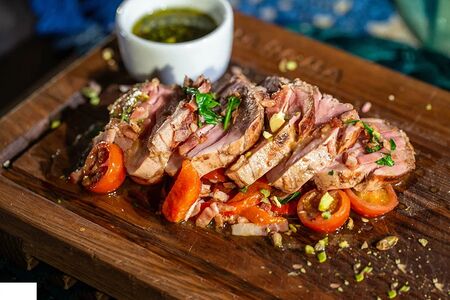 Тальята из свинины с беконом