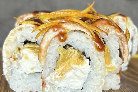 Ролл с угрём и апельсином