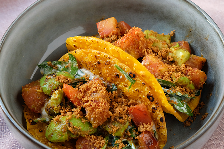 Тако с печеным авокадо и томатами