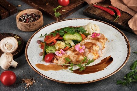 Куриная грудка с овощами 