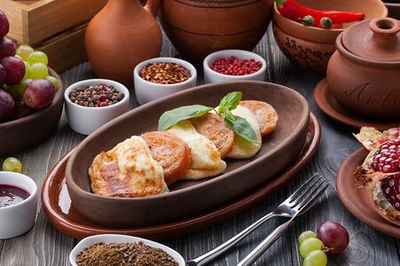 Жареный Сулугуни с томатами