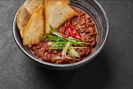 Чили кон карне