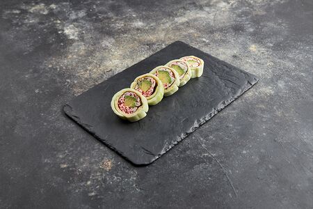 Сашими ролл с камчатским крабом