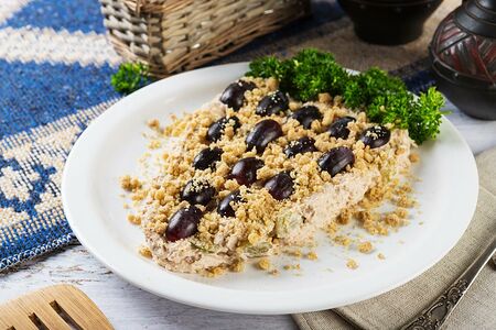 Салат винoградная лоза