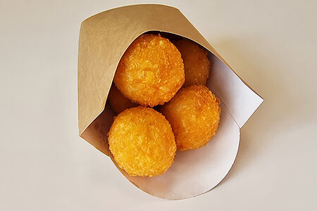 Сырные шарики с чесноком