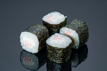 Маки с крабом