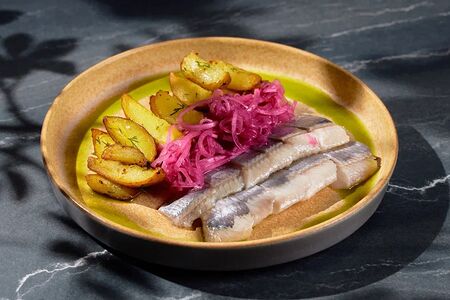 Селедка с картофелем стоун