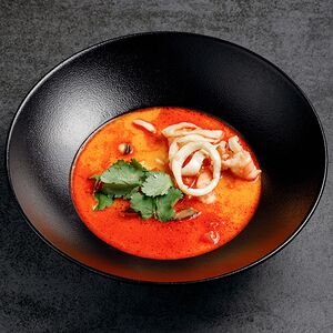 Том ям с морепродуктами