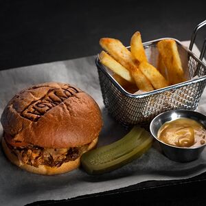 Бургер со свиными ребрами