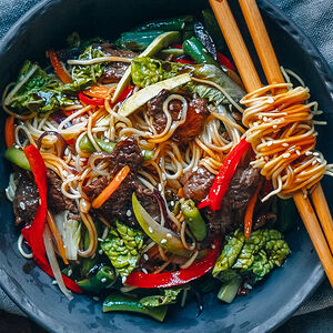 Вок №2 Яичная лапша с говядиной