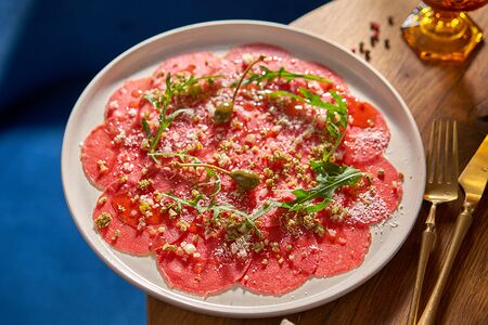 Нежное карпаччо из мраморной говядины