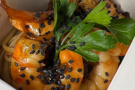 Удон с креветкой и овощами