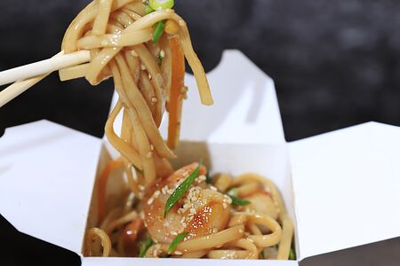 Вок с беконом