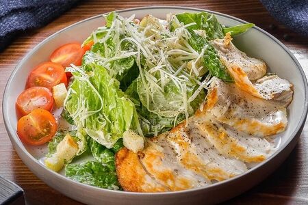 Цезарь с курицей