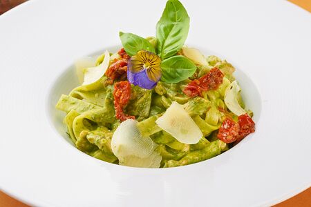 Феттуччине и курица