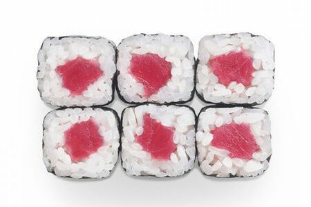 Ролл с тунцом