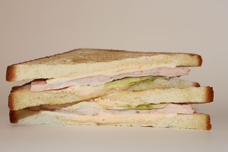 Сэндвич с ветчиной и сыром