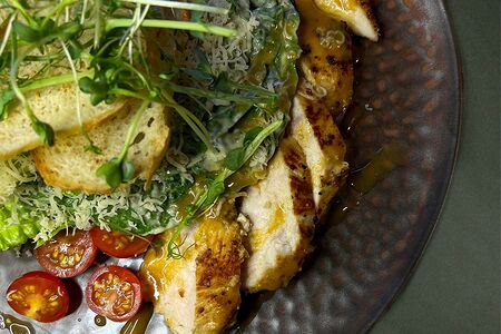 Цезарь с курицей