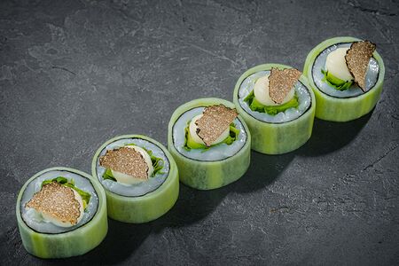 Сашими ролл с Гребешком и трюфелем