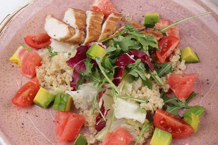 Фитнес салат с киноа