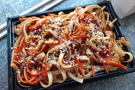 Удон с курицей