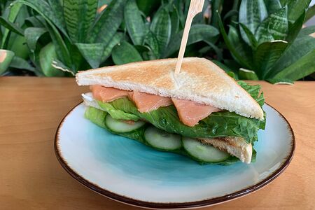 Сэндвич с лососем