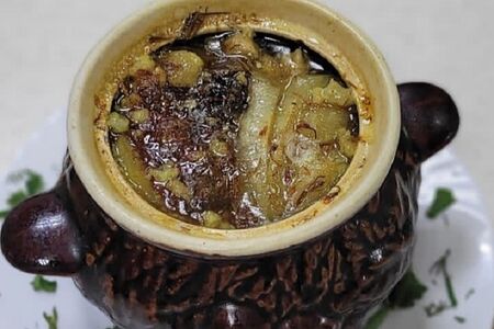 Пити с бараниной и нутом в горшочке