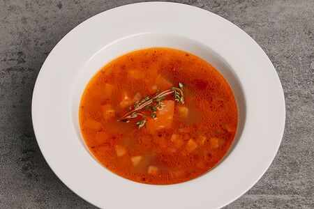 Уха с вялеными томатами
