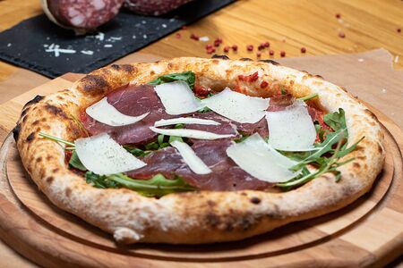 Пицца Брезаола