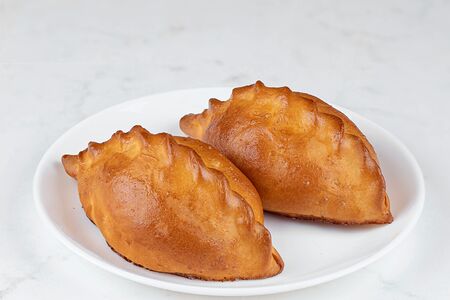 Пирожок с картофелем и грибами