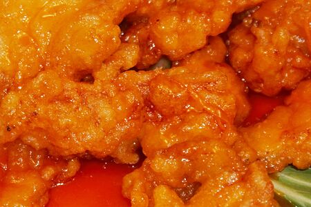 Курица в кисло-сладком соусе гобаожоу