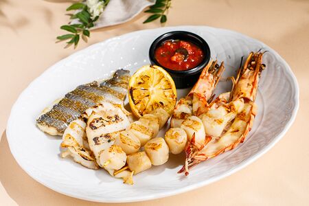 Морепродукты на гриле