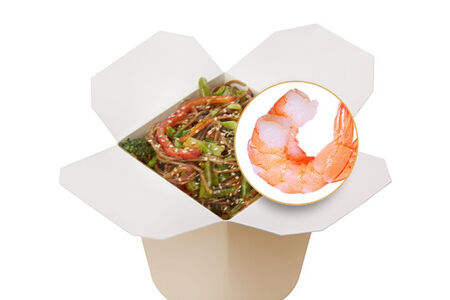 Лапша соба с тигровыми креветками и овощами