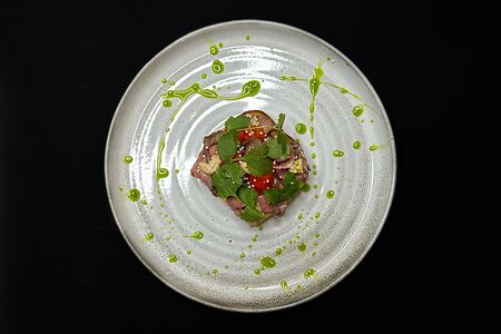 Брускетта с ростбифом