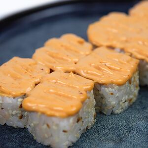 Ролл Спайси с лососем