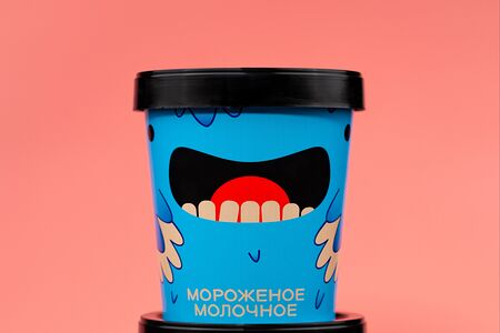 Мороженое молочное с добавлением печенья Куки монстр