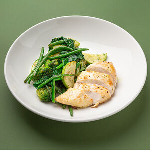 Куриная грудка с овощами