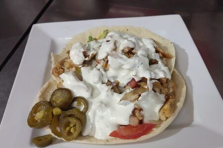 Шаверма в пите острая с халапеньо