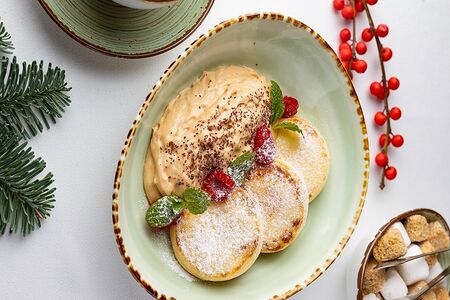 Сырники с муссом из вареной сгущенки