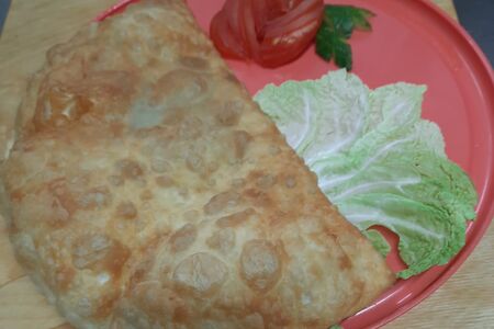 Чебурек со свининой и говядиной