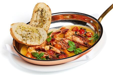 Тигровые креветки в винном соусе